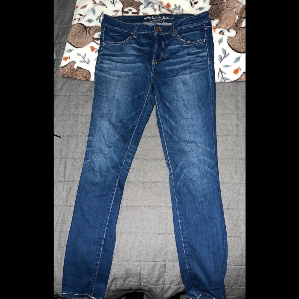 American eagle dark blue jeans